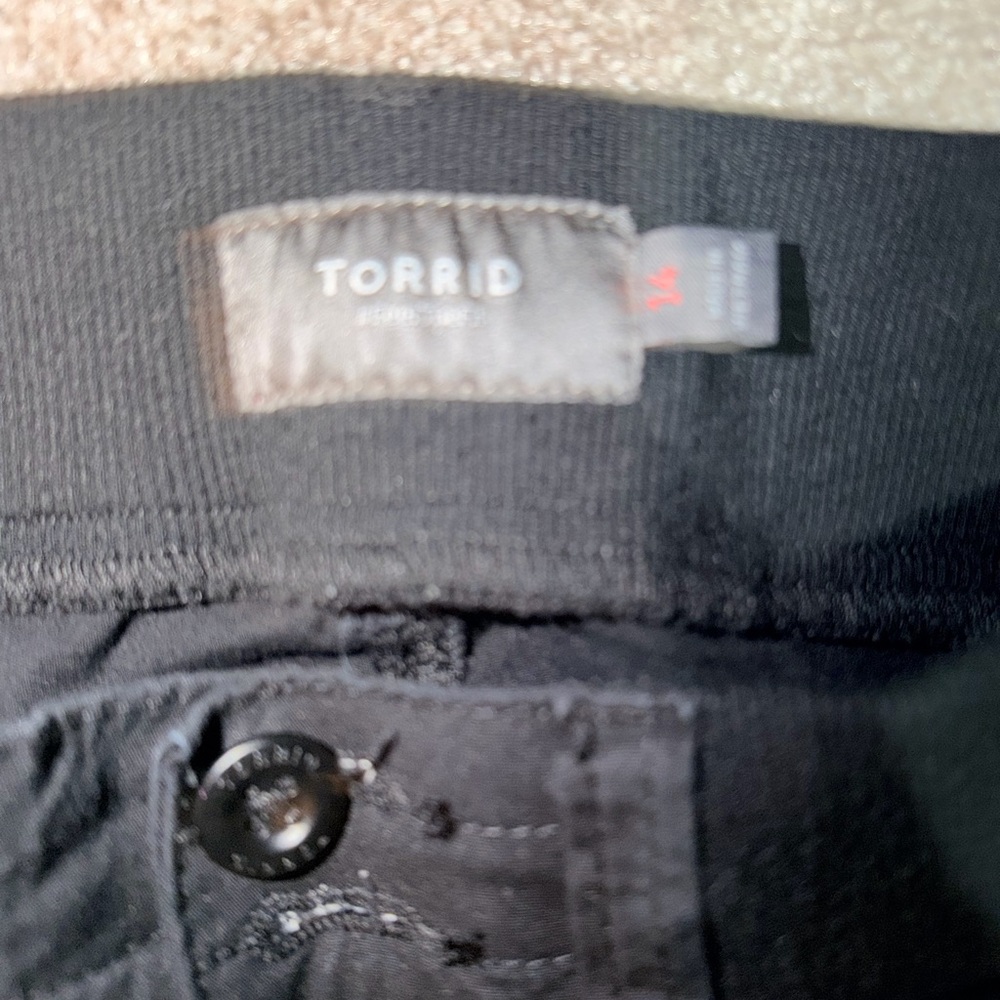 Black womens Cargo Shorts with Elastic Waistband